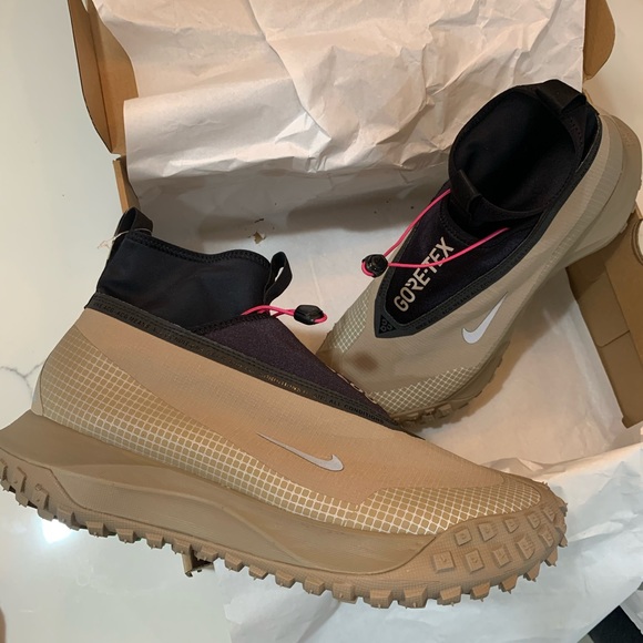 NIKE ACG MOUNTAIN FLY GORE TEX ALL WEATHER PROOF - Picture 2 of 8